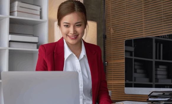 Translator providing Academic translation services to submit translated academic documents confidently in Illinois.