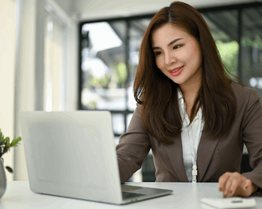 A translator providing Business translation services to help global companies localize documents for international markets.