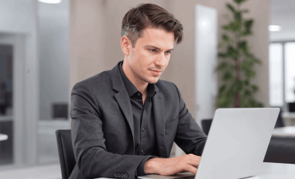 Translator delivering Business translation service in Illinois companies handling financial and marketing documents securely.